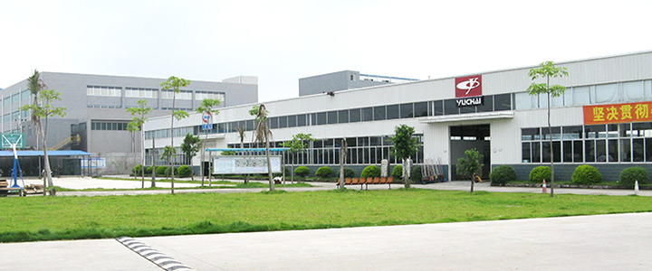 广西玉柴博耐特电器有限公司是玉柴集团下属子公司,公司位于广西自治区级开发区的玉林市经济开发区。 公司专业生产汽车发电机、起动机以及相关汽车电器产品,拥有完整的检测、试验和生产设备,采取流水线专业化生产。目前,已研发生产了500W-3000W系列、一百多个型号的汽车发电机产品和二十多个型号规格的汽车减速起动机产品,具有年产汽车用发电机400000台和减速起动机50000台的生产能力。产品广泛用于各类中高档载重货车、客车(含独立式非独立式汽车空调)、农用车、小型船舶、工程机械等,是玉柴集团指定的汽车