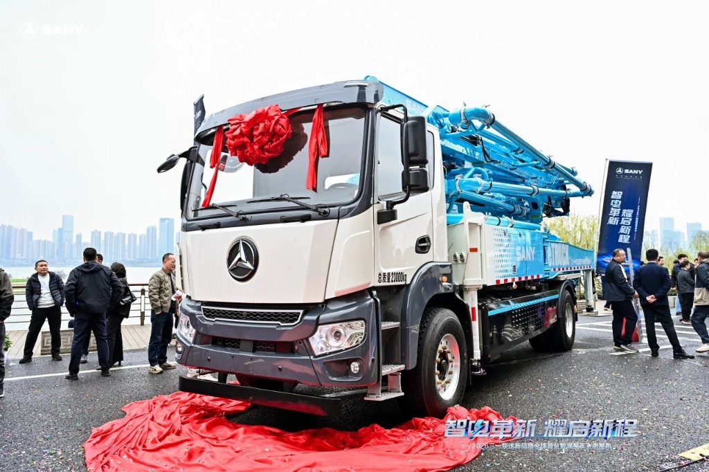 搭载玉柴飞轮增程系统的全球首台智混泵车上市！