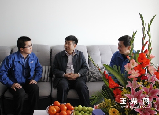 玉林市领导到玉柴看望慰问科技人员代表