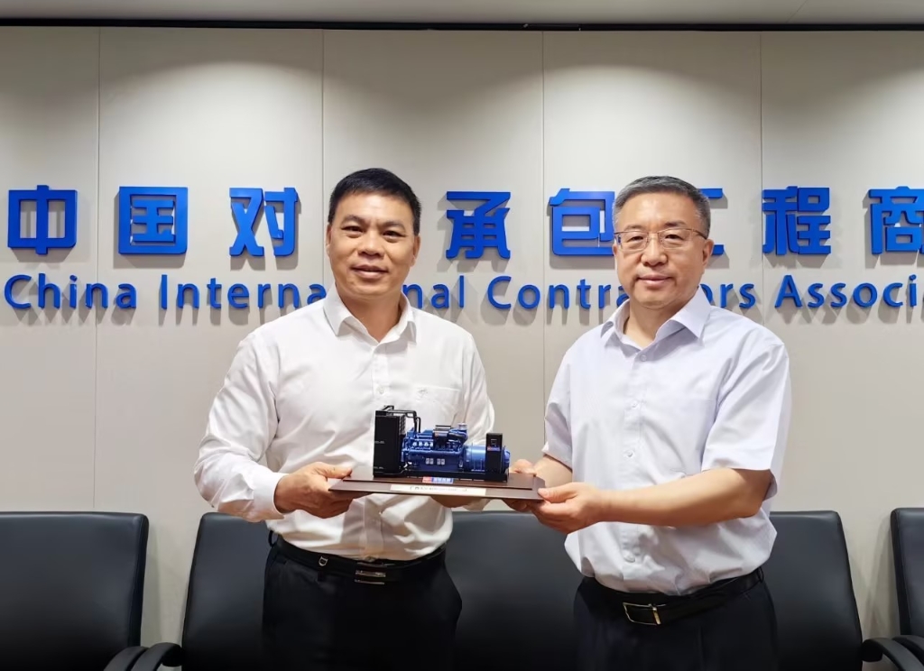 李汉阳拜会中国对外承包工程商会会长房秋晨